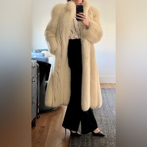 Vintage Artic Fox Fur - Full Length - Old Hollywood Drama - Ivory/Winter White